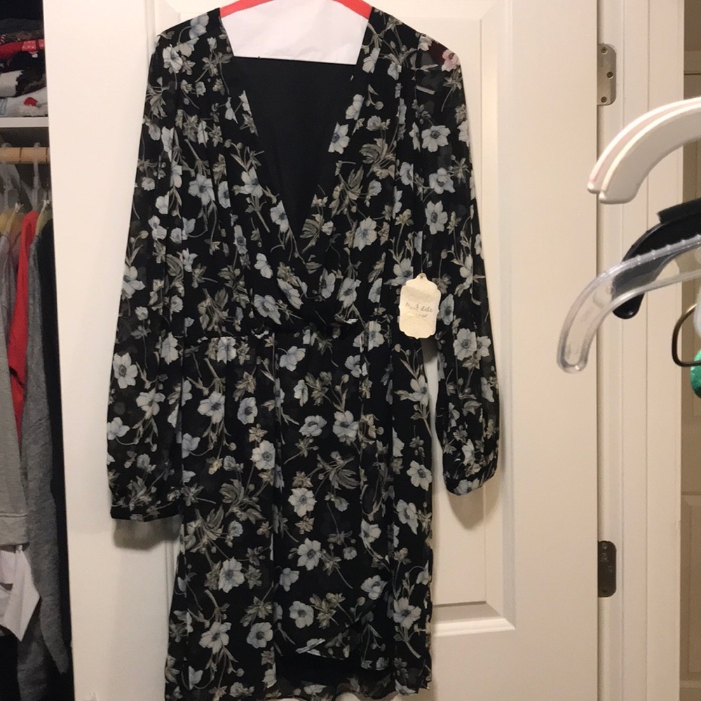 STUNNING BLACK FLORAL DRESS NWT
